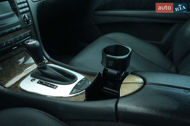 Седан Mercedes-Benz E-Class 2002 в Киеве