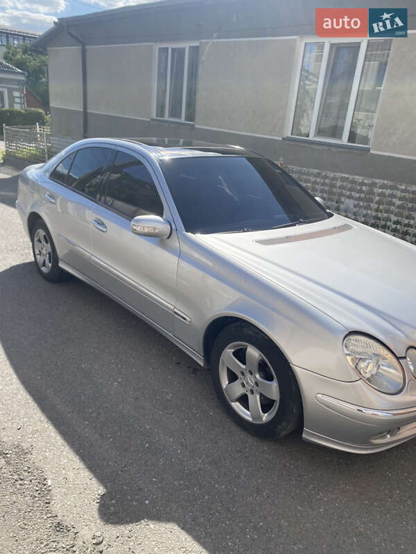 Седан Mercedes-Benz E-Class 2002 в Тернополі
