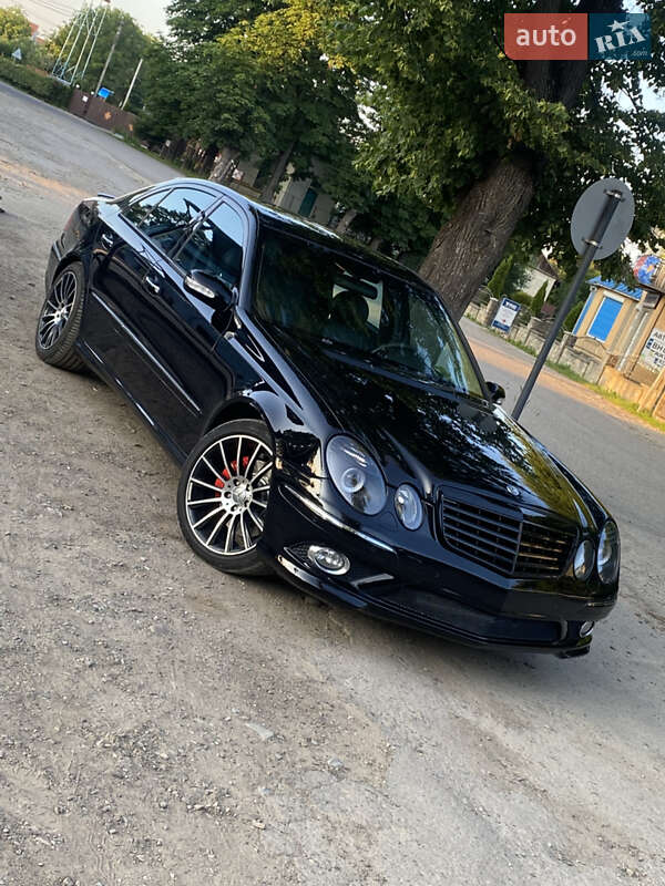 Седан Mercedes-Benz E-Class 2002 в 