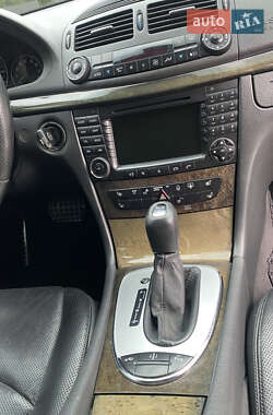 Седан Mercedes-Benz E-Class 2002 в 