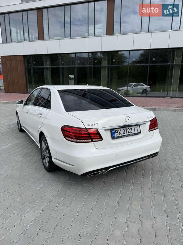 Седан Mercedes-Benz E-Class 2015 в Рівному