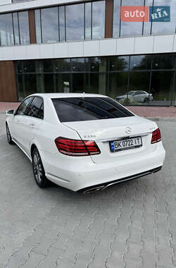 Седан Mercedes-Benz E-Class 2015 в 