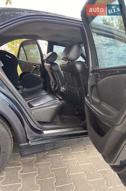 Седан Mercedes-Benz E-Class 2000 в 