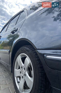 Седан Mercedes-Benz E-Class 2000 в 