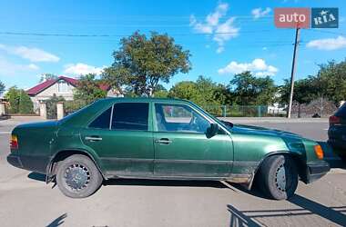 Седан Mercedes-Benz E-Class 1987 в Надворной