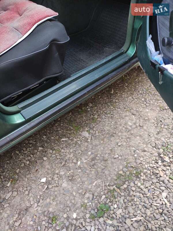 Седан Mercedes-Benz E-Class 1987 в Надвірній