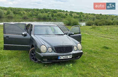 Седан Mercedes-Benz E-Class 2000 в 