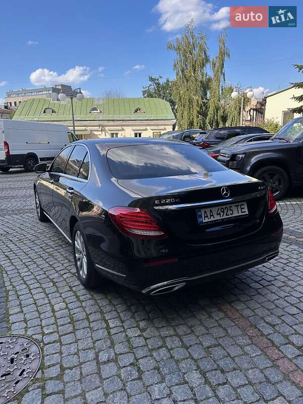 Седан Mercedes-Benz E-Class 2018 в Києві