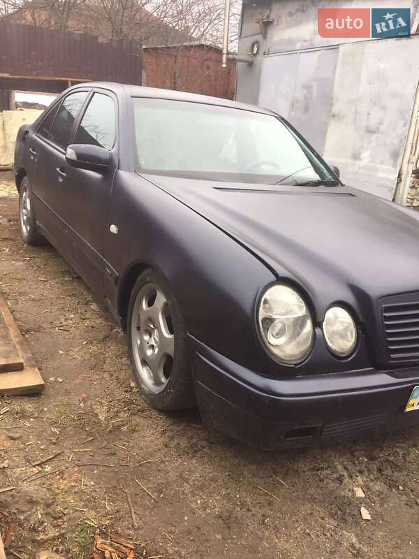Седан Mercedes-Benz E-Class 1998 в 