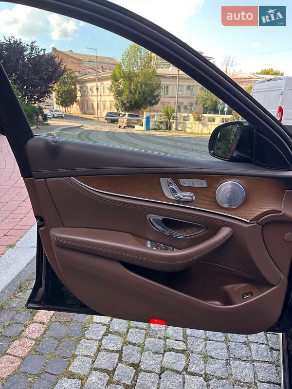 Седан Mercedes-Benz E-Class 2018 в Києві