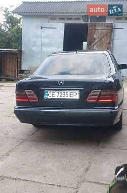 Седан Mercedes-Benz E-Class 2000 в 