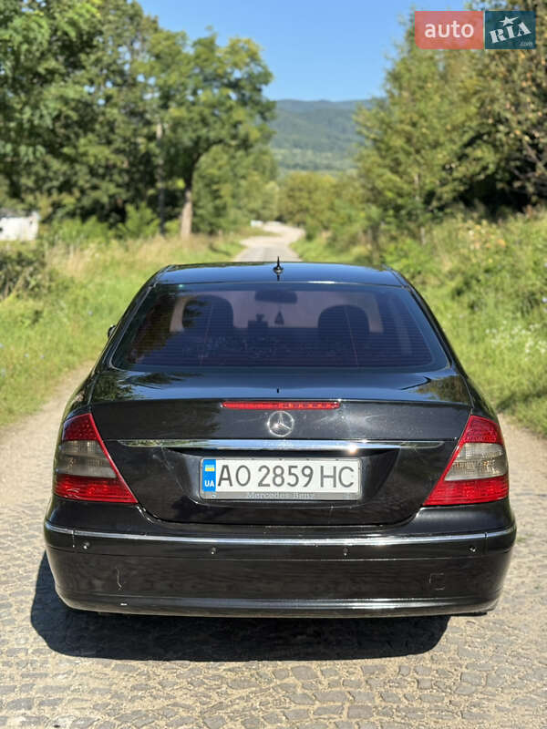 Седан Mercedes-Benz E-Class 2007 в Иршаве