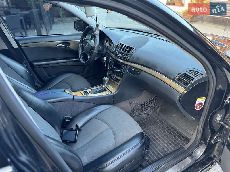 Седан Mercedes-Benz E-Class 2007 в Иршаве