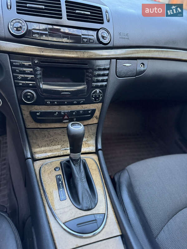 Седан Mercedes-Benz E-Class 2007 в Иршаве