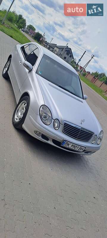Mercedes-Benz E-Class 2004