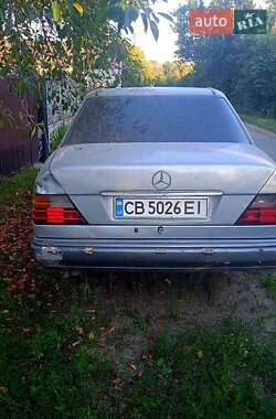 Седан Mercedes-Benz E-Class 1995 в Чернигове