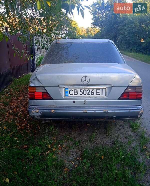 Седан Mercedes-Benz E-Class 1995 в Чернигове