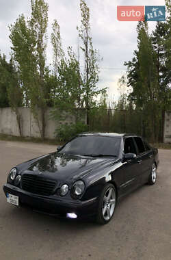 Седан Mercedes-Benz E-Class 2000 в Житомире
