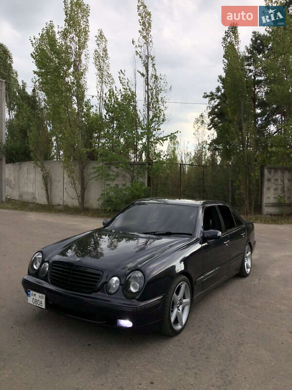 Mercedes-Benz E-Class 2000