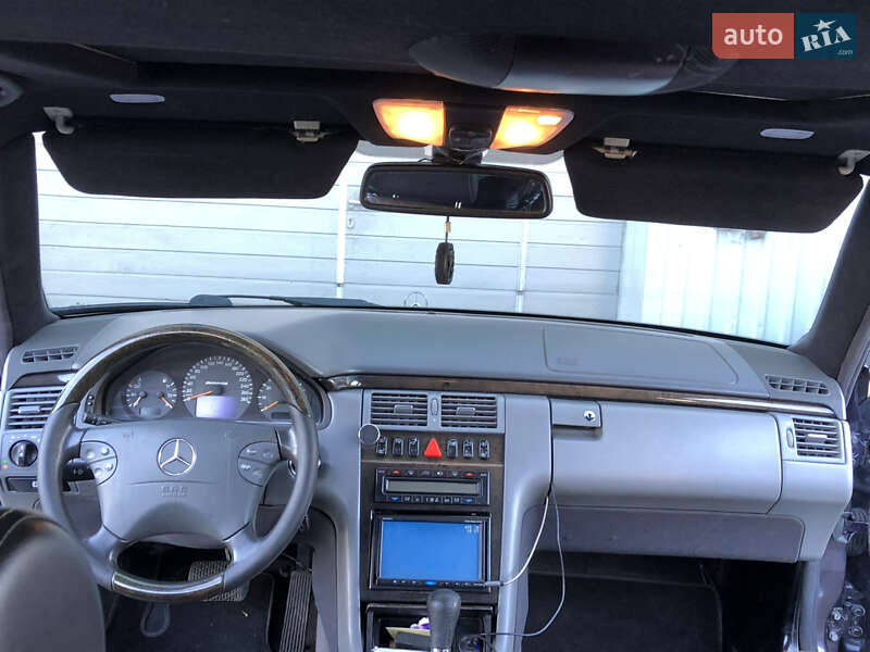 Седан Mercedes-Benz E-Class 2000 в Житомирі