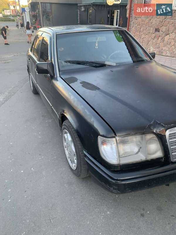 Седан Mercedes-Benz E-Class 1995 в 