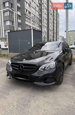 Седан Mercedes-Benz E-Class 2016 в Киеве