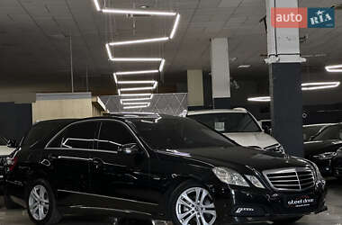 Седан Mercedes-Benz E-Class 2009 в Николаеве