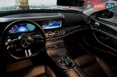 Седан Mercedes-Benz E-Class 2017 в 