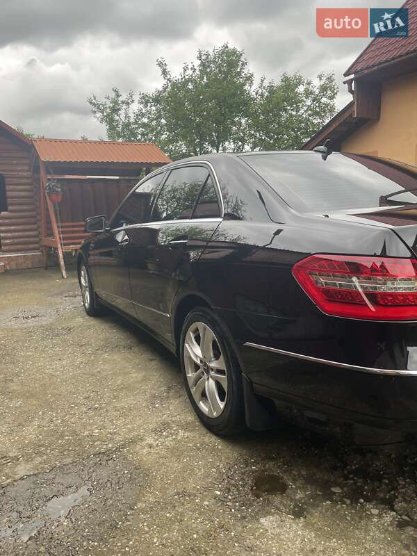 Седан Mercedes-Benz E-Class 2010 в Крайниково