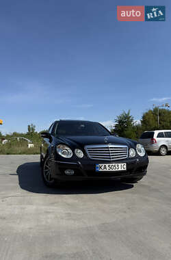 Седан Mercedes-Benz E-Class 2002 в Києві