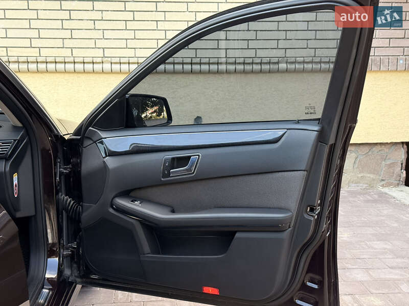 Седан Mercedes-Benz E-Class 2009 в Тернополе