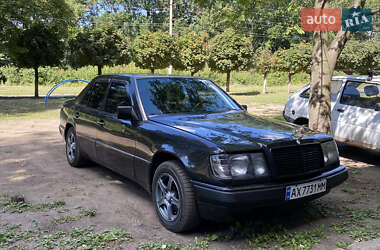 Седан Mercedes-Benz E-Class 1992 в 