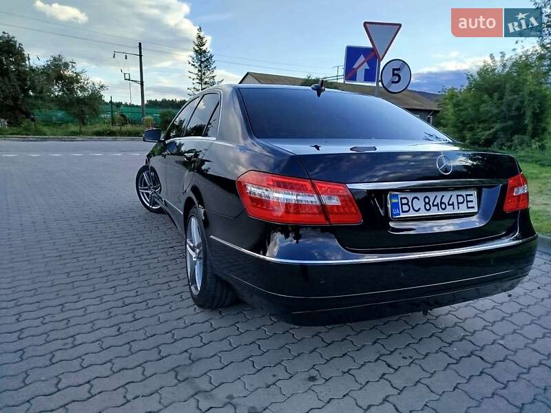 Седан Mercedes-Benz E-Class 2011 в Бродах