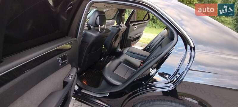 Седан Mercedes-Benz E-Class 2011 в Бродах