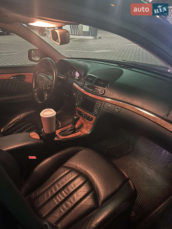 Седан Mercedes-Benz E-Class 2008 в Днепре