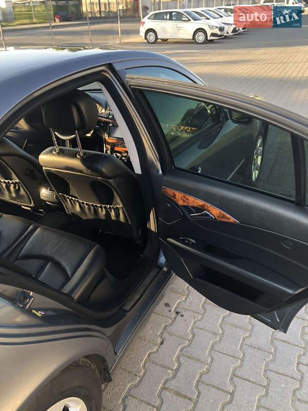 Седан Mercedes-Benz E-Class 2006 в Чернівцях