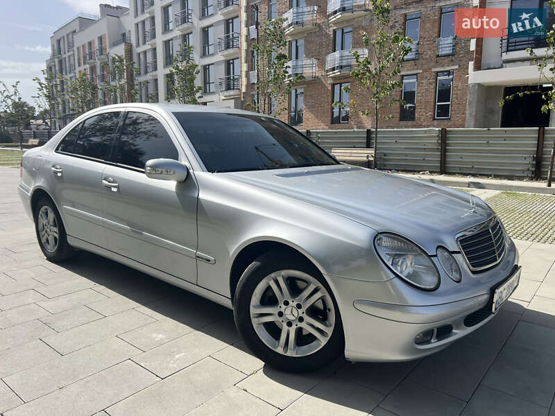 Седан Mercedes-Benz E-Class 2005 в 