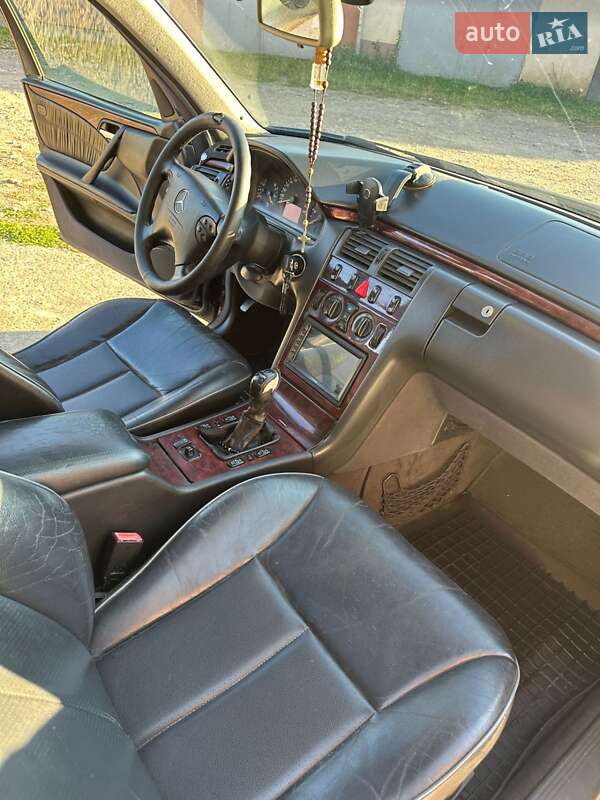 Седан Mercedes-Benz E-Class 2001 в Івано-Франківську фото 13 Седан Mercedes-Benz E-Class 2001 в Івано-Франківську