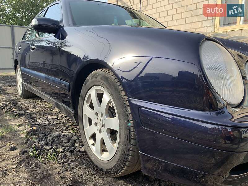 Седан Mercedes-Benz E-Class 2001 в П'ятихатках