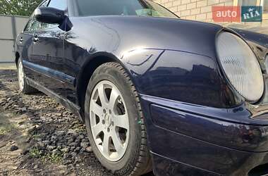 Седан Mercedes-Benz E-Class 2001 в 
