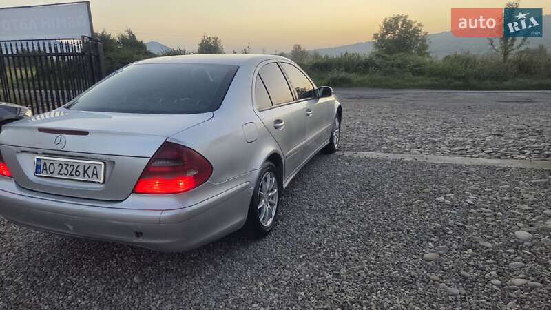 Седан Mercedes-Benz E-Class 2002 в Тячеве