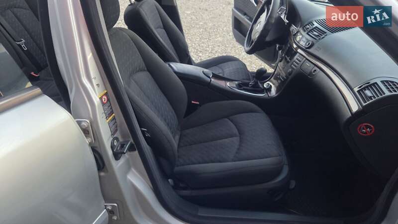 Седан Mercedes-Benz E-Class 2002 в Тячеве