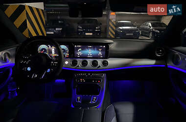 Седан Mercedes-Benz E-Class 2021 в 