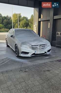 Седан Mercedes-Benz E-Class 2015 в Львові