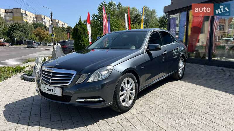 Седан Mercedes-Benz E-Class 2012 в Львові