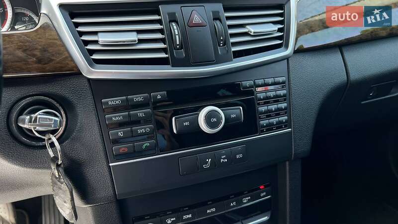Седан Mercedes-Benz E-Class 2012 в Львові