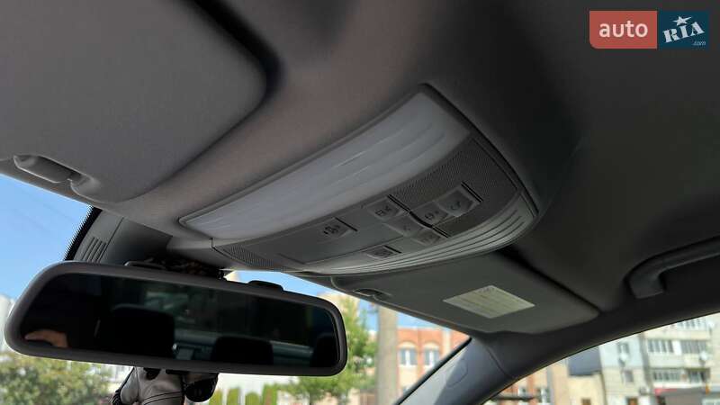 Седан Mercedes-Benz E-Class 2012 в Львові