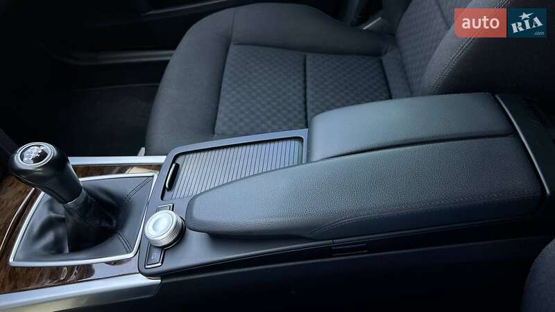 Седан Mercedes-Benz E-Class 2012 в Львові