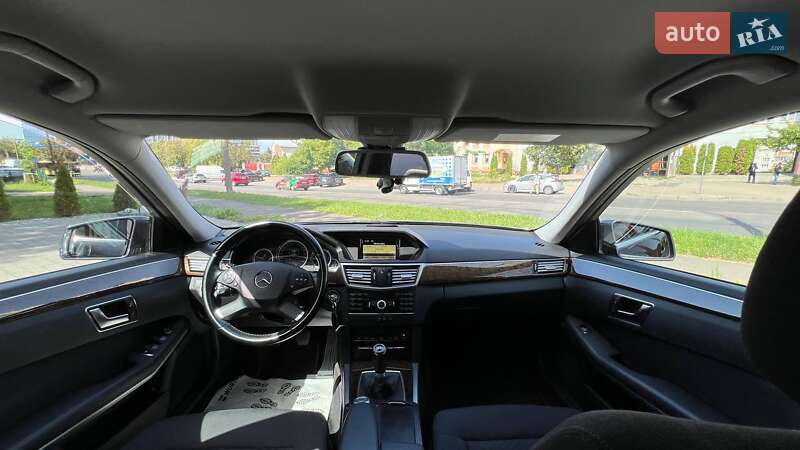 Седан Mercedes-Benz E-Class 2012 в Львові