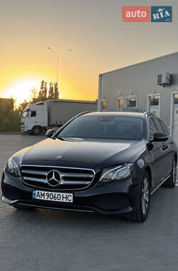 Універсал Mercedes-Benz E-Class 2017 в 